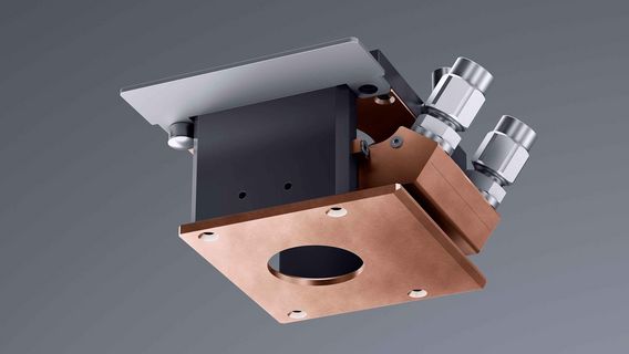 Focusing optics with Crossjet